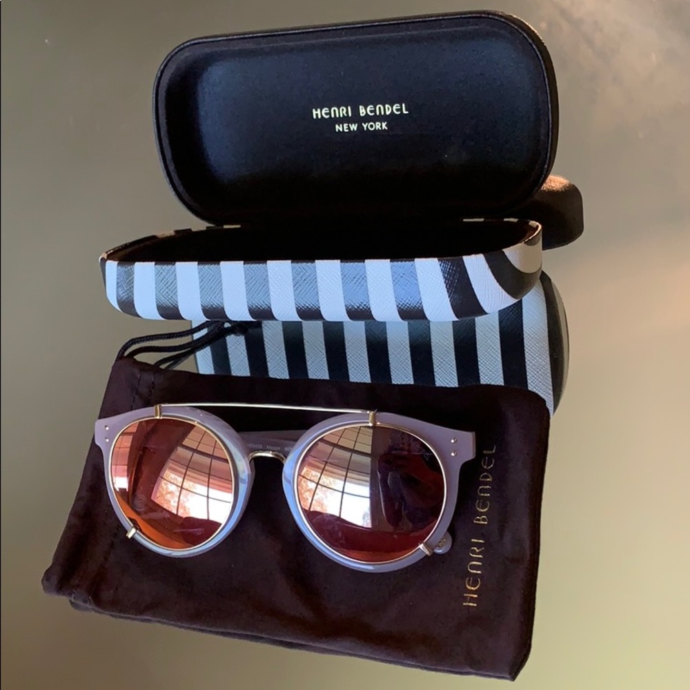 Henri Bendel Maggie Round sunglasses